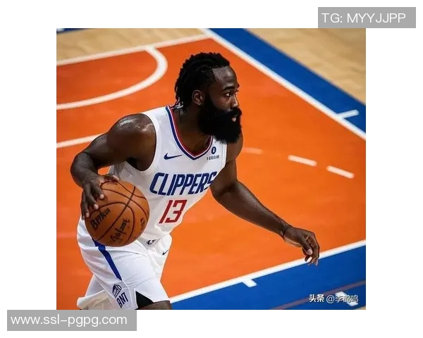 哈登半场表现抢眼三分球命中率高达75助球队争取胜利 哈登半场表现抢眼三分球命中率高达75助球队争取胜利