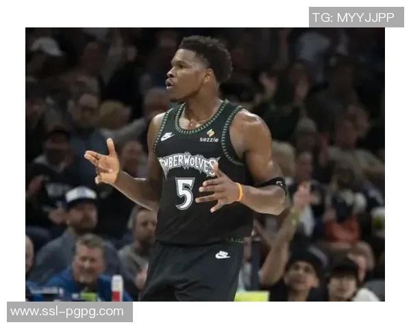 爱德华兹上半场火力全开下半场沉寂全场34分表现起伏不定 爱德华兹上半场火力全开下半场沉寂全场34分表现起伏不定